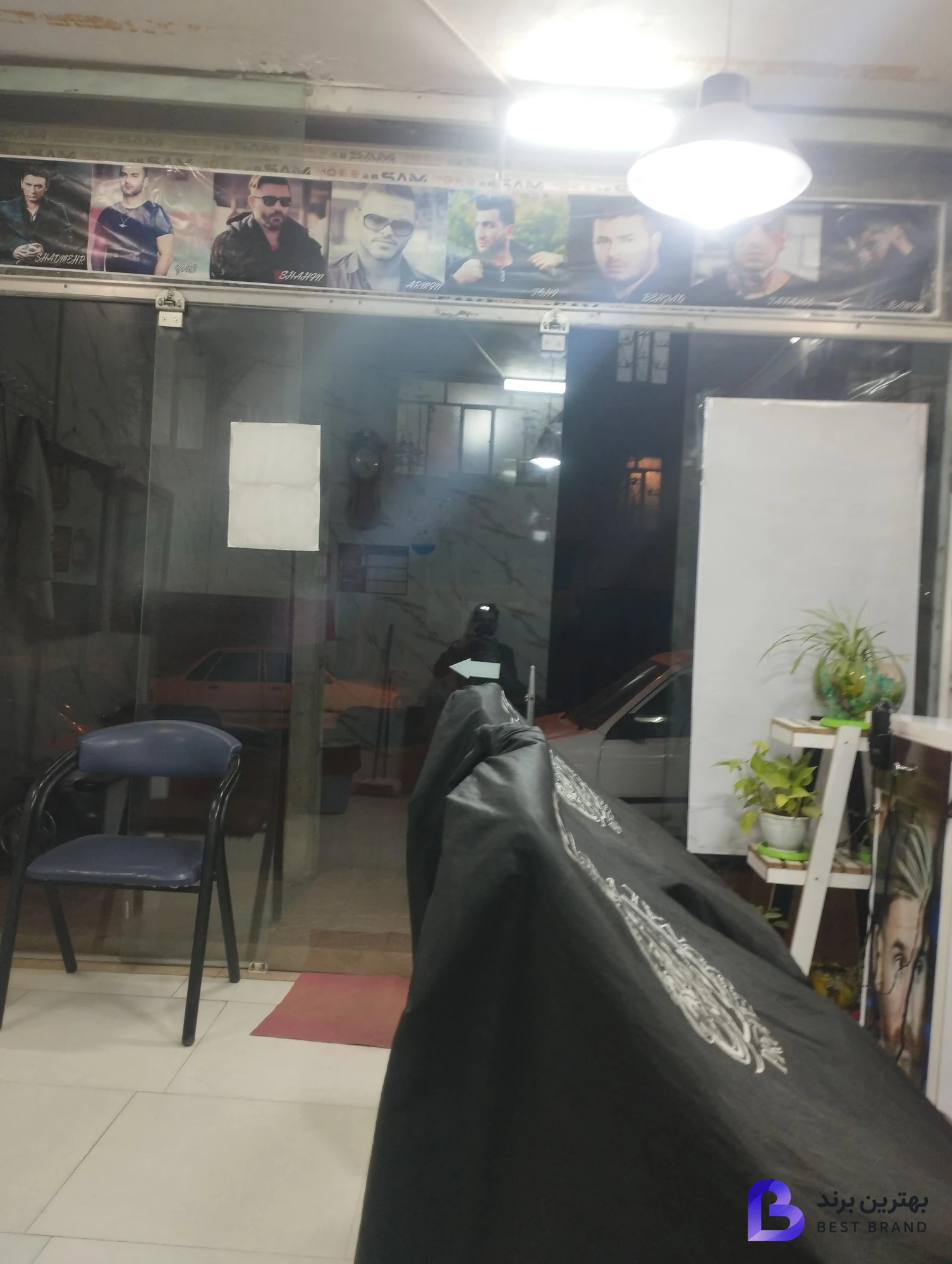 تصویر آرایشگاه مردانه مدرن