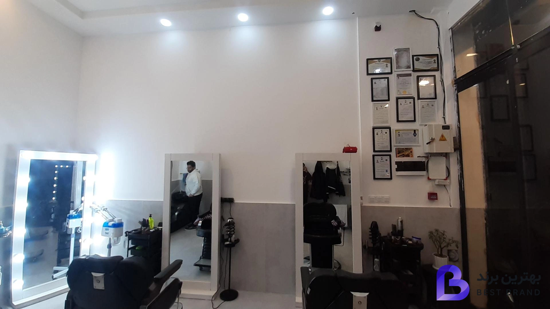 تصویر 3 از آرایشگاه مردانه کوروش vip