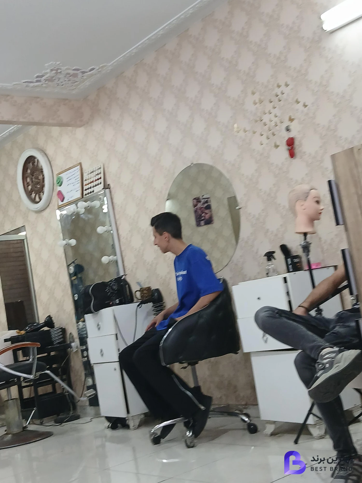 تصویر 3 از آرایشگاه و آموزشگاه امیر خلعت بری