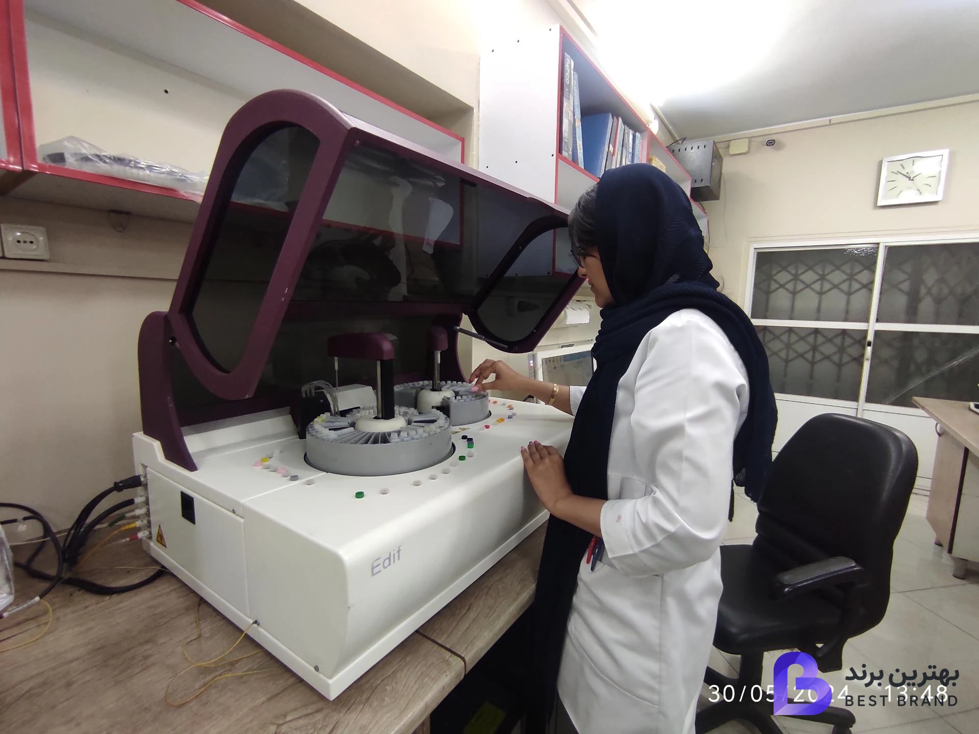 تصویر 1 از آزمایشگاه ژنتیک پزشکی و پاتوبیولوژی آتبین
