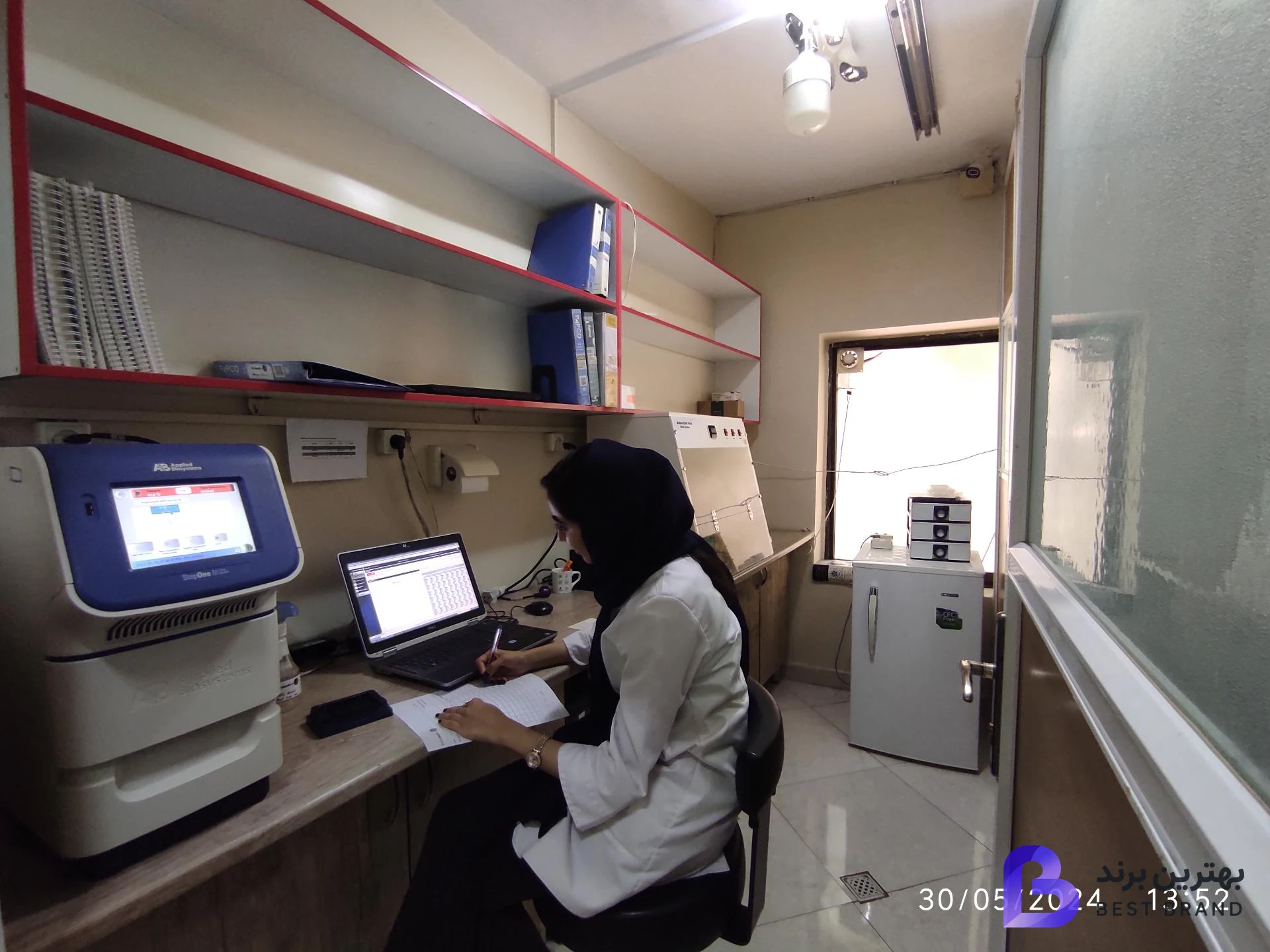 تصویر 3 از آزمایشگاه ژنتیک پزشکی و پاتوبیولوژی آتبین