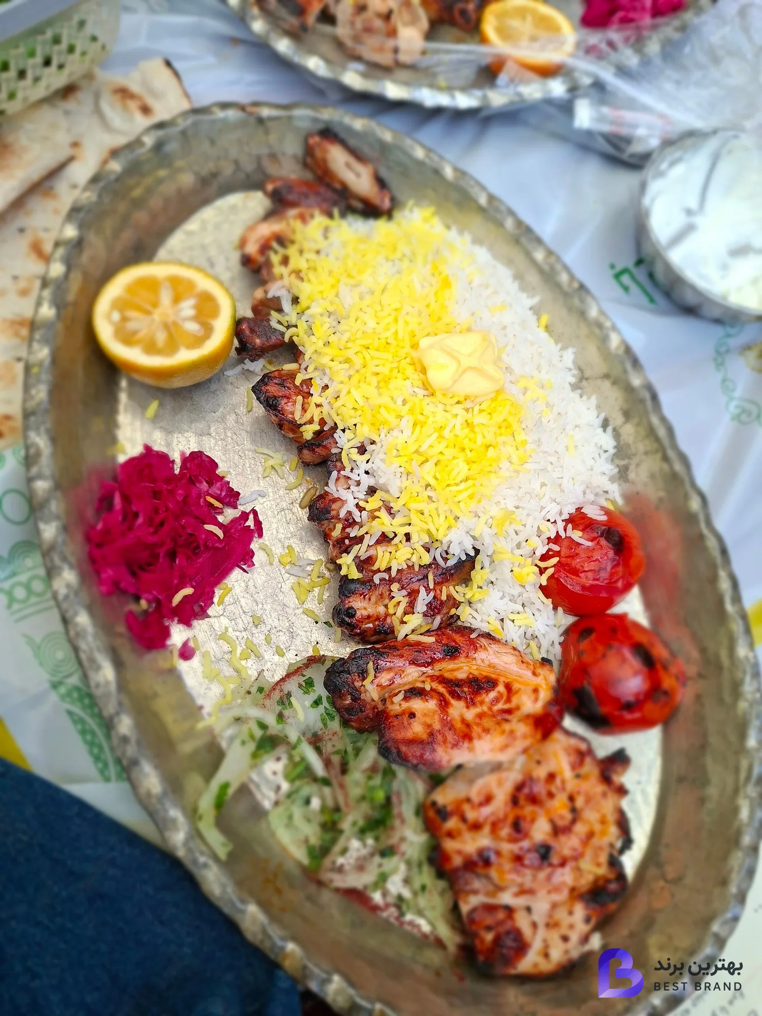 تصویر 4 از باغ رستوران خانوادگی حسین