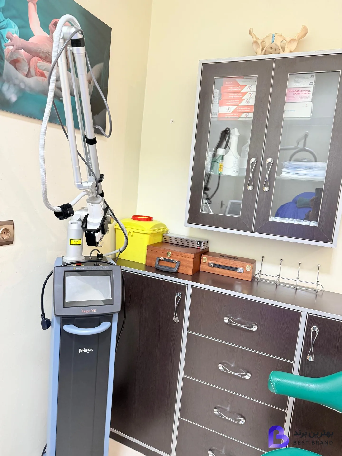 تصویر 4 از دکتر فریده رزاقیان متخصص زنان و زایمان
