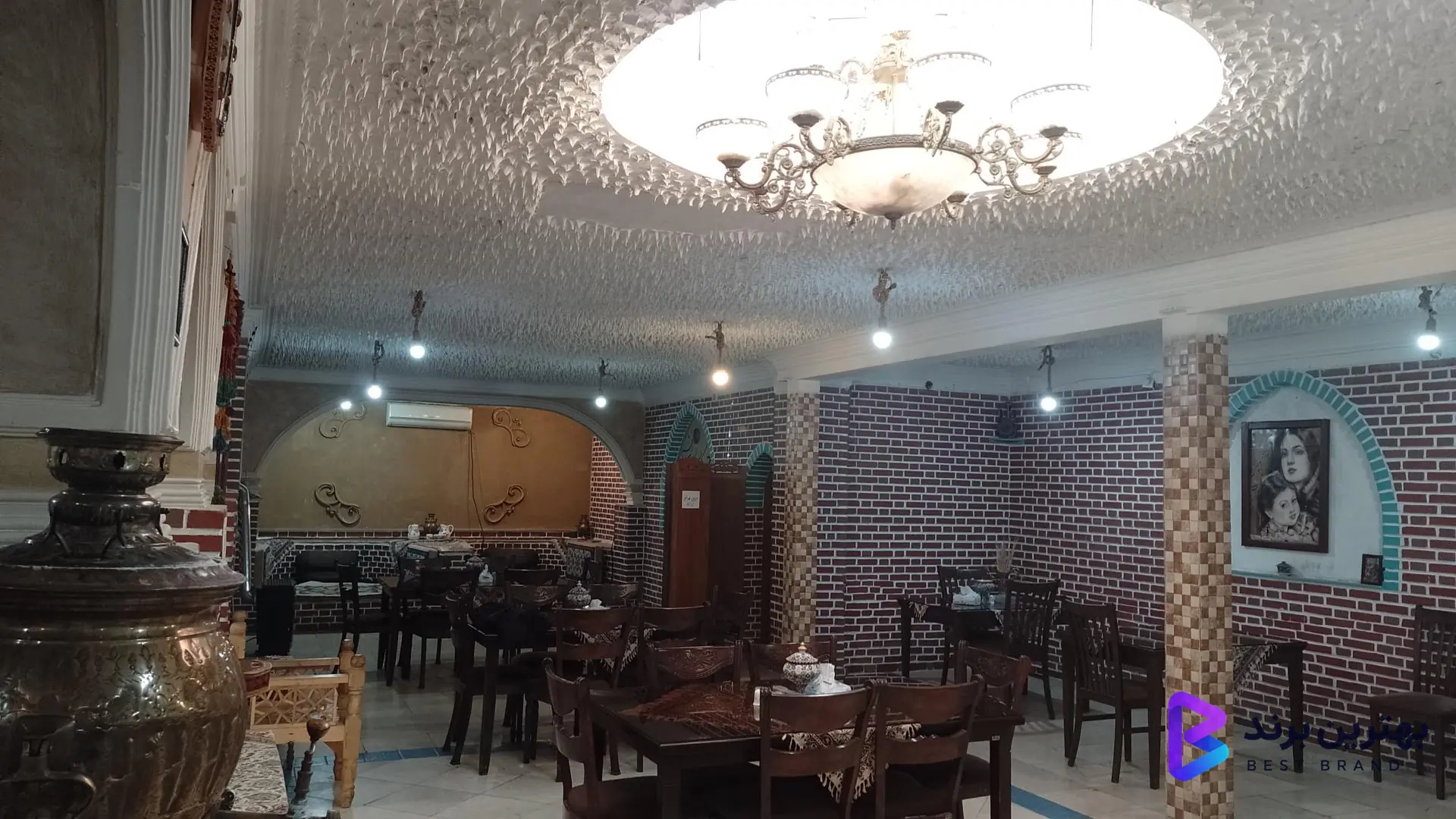 تصویر 4 از رستوران سنتی عقاب طلایی
