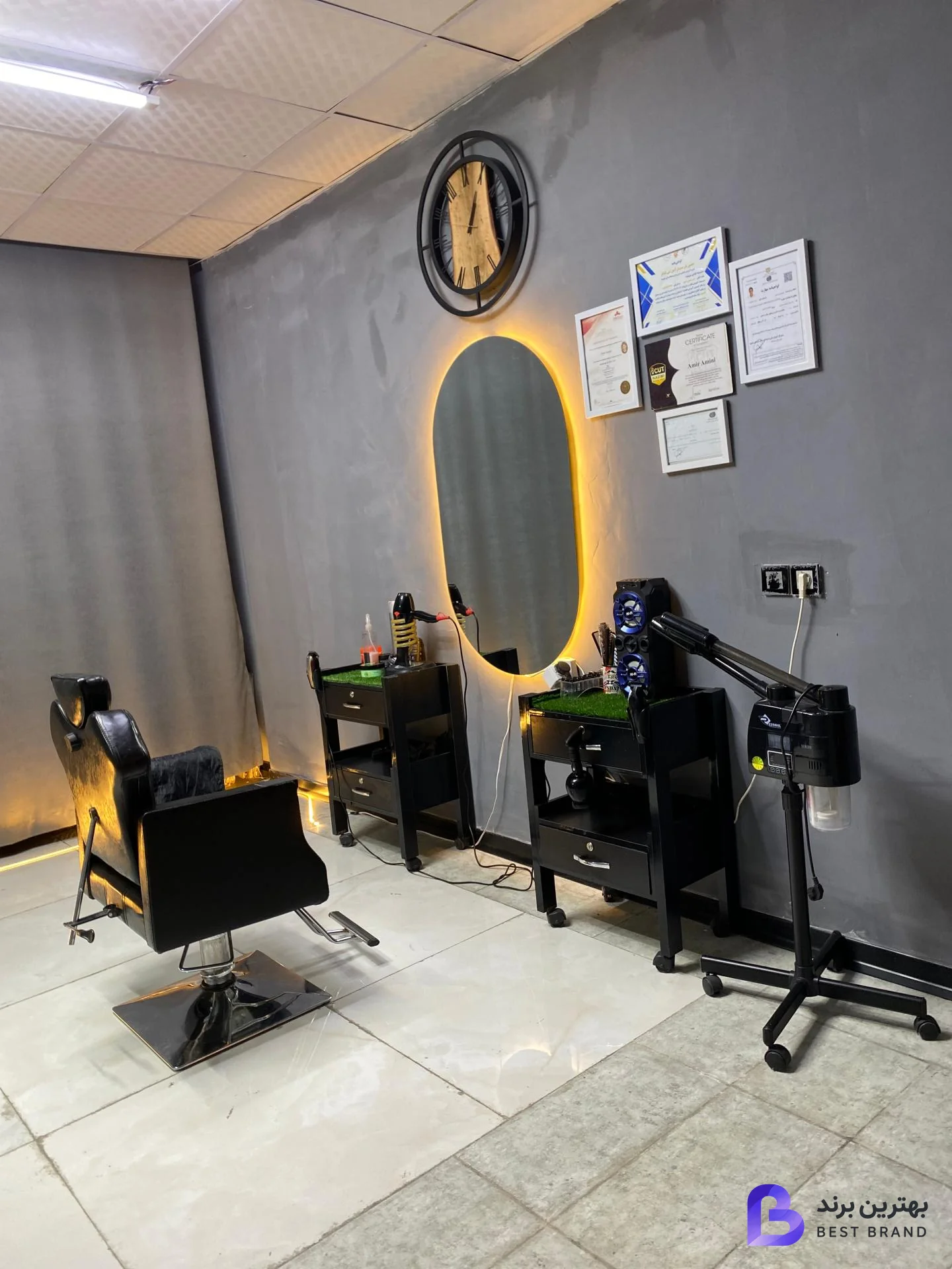 تصویر سالن vip آرایشگاه و ماساژ امیرو