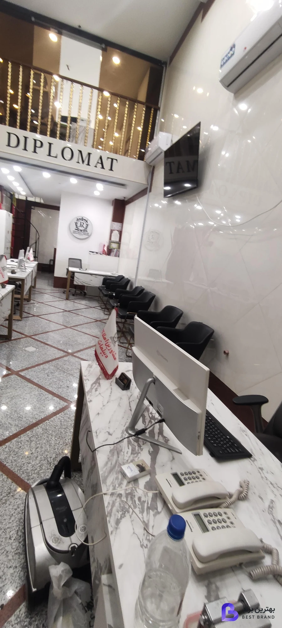 تصویر 2 از مشاورین املاک دیپلمات
