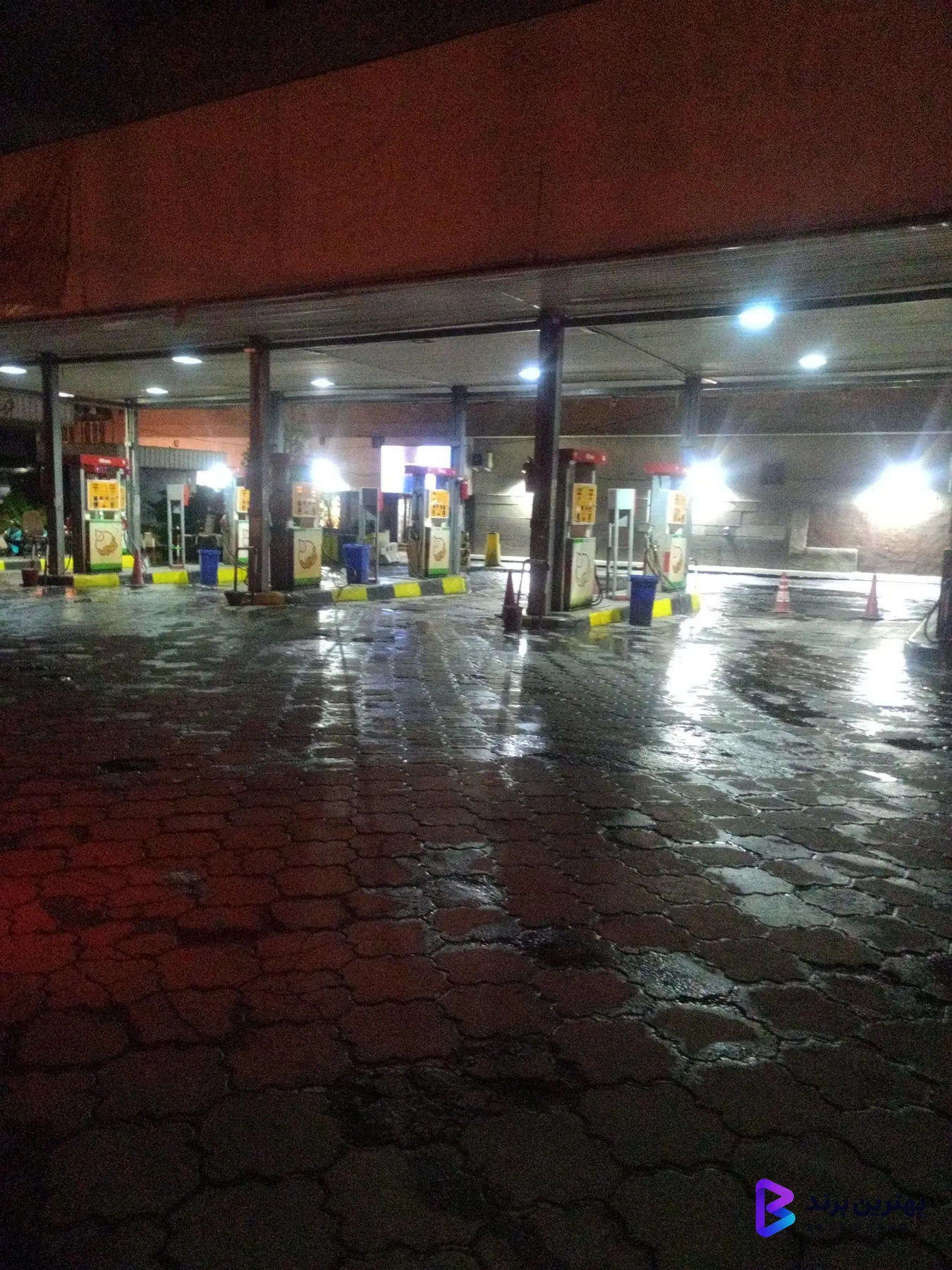 تصویر پمپ بنزین زرتشت