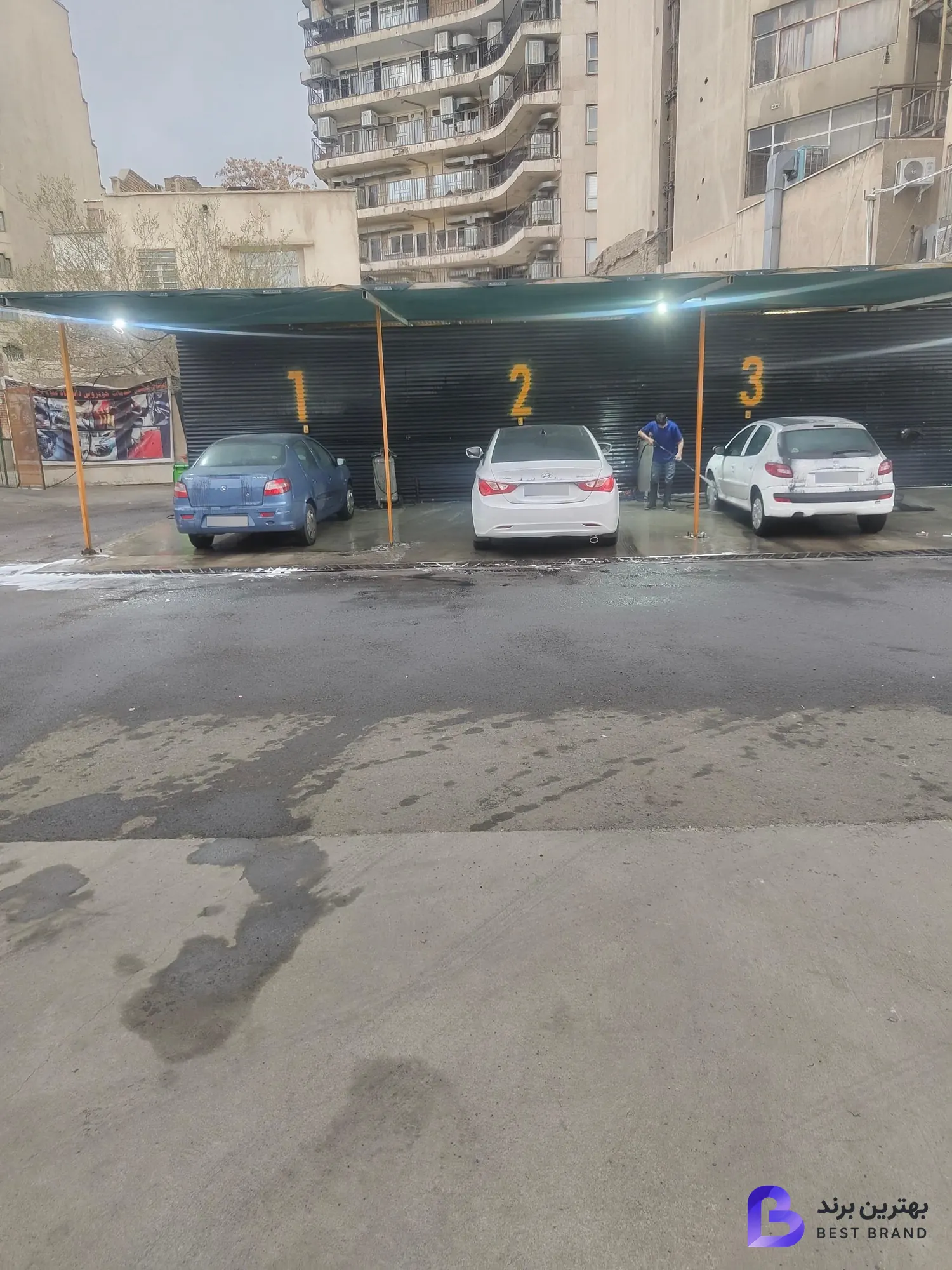 تصویر کارواش و مجتمع خدمات خودرویی علوم پزشکی