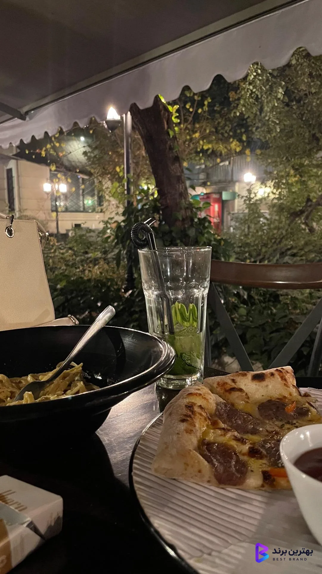 تصویر 1 از کافه گالری ایوان ربط