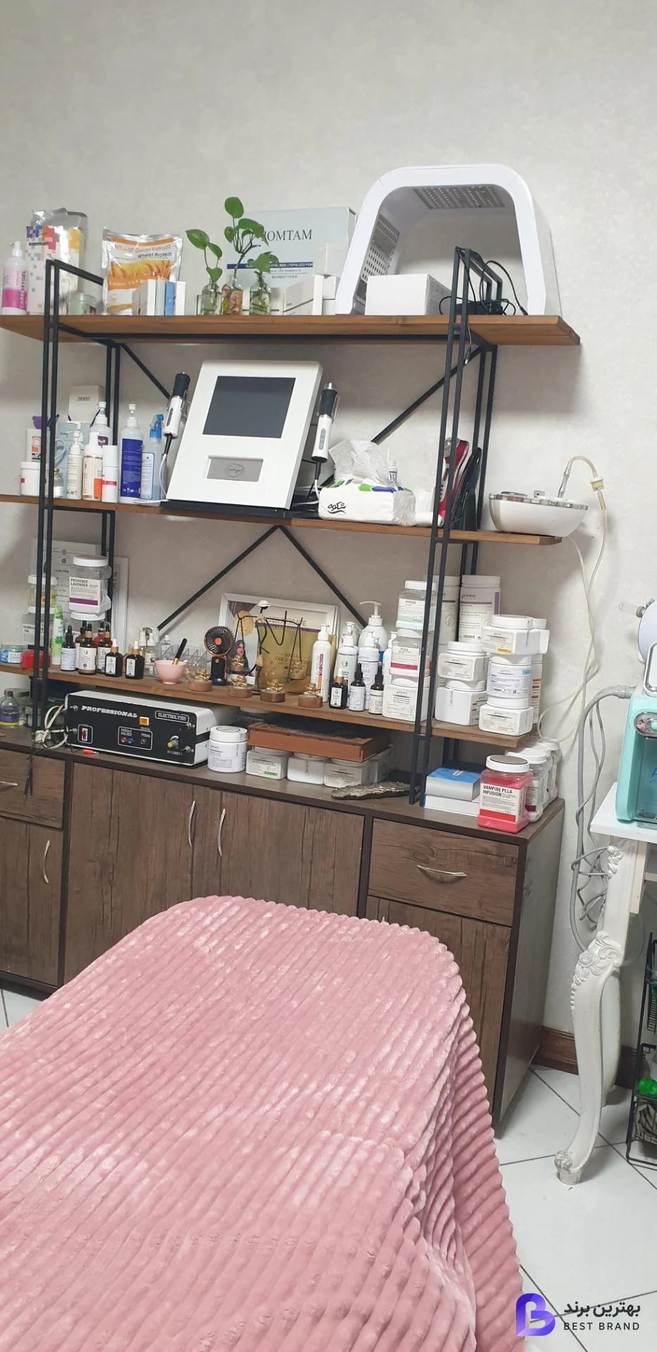 تصویر 2 از کلینیک زیبایی پوست و مو دلین